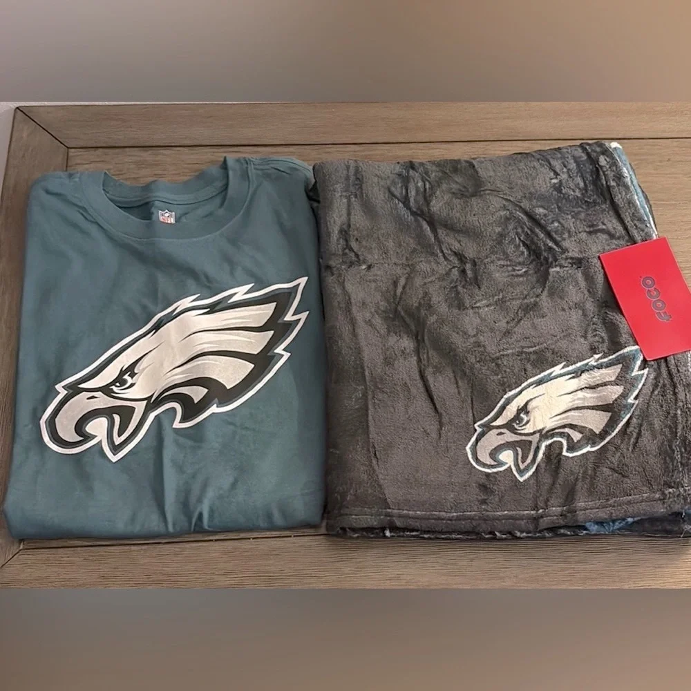 Lot of 2x NWT [NFL] & [FOCO] Philadelphia Eagles Throw Blanket & Mens Shirt Sz S - Picture 3 of 14